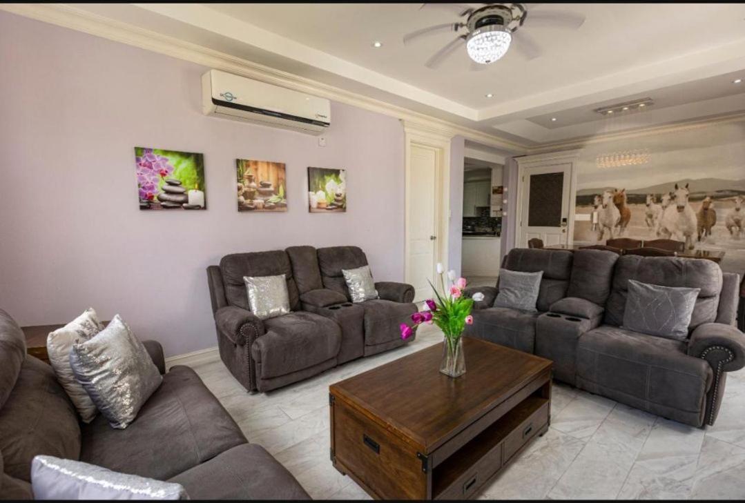 Finest Accommodation Riches Manor 1 Gladstone Drive Apt A2 Kgn 6 New Kgn Kingston Esterno foto